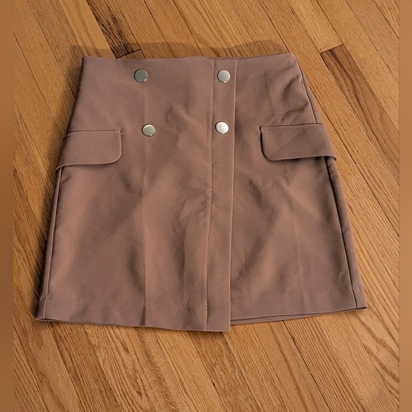 Dynamite Brown Skirt with Stylish Accents - Picture 1 of 3